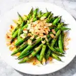 honey garlic roasted green beans - featured image