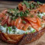 smoked salmon bagel - featured image
